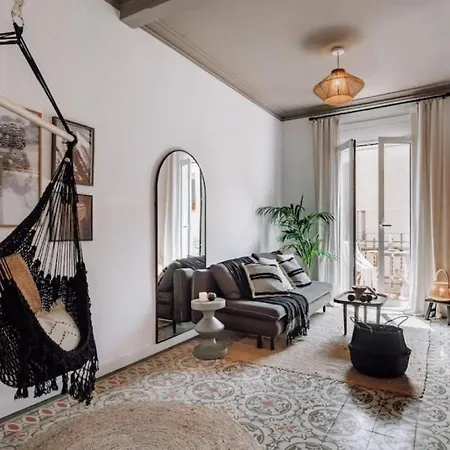 Mwitu - 2 Bedroom And Balcony In Poblenou *
